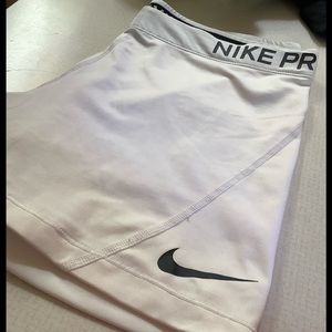 Nikes Women’s Pro 3” Shorts